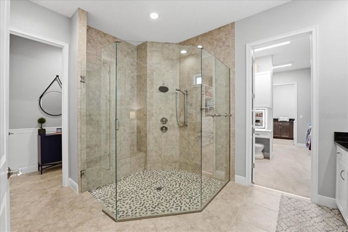 Image No.25-5 Bed House for sale