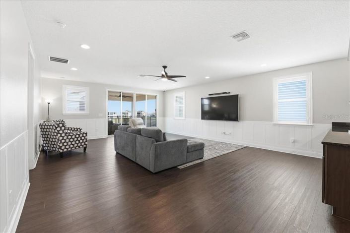 Image No.35-5 Bed House for sale