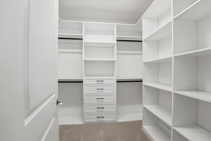 Image No.40-5 Bed House for sale