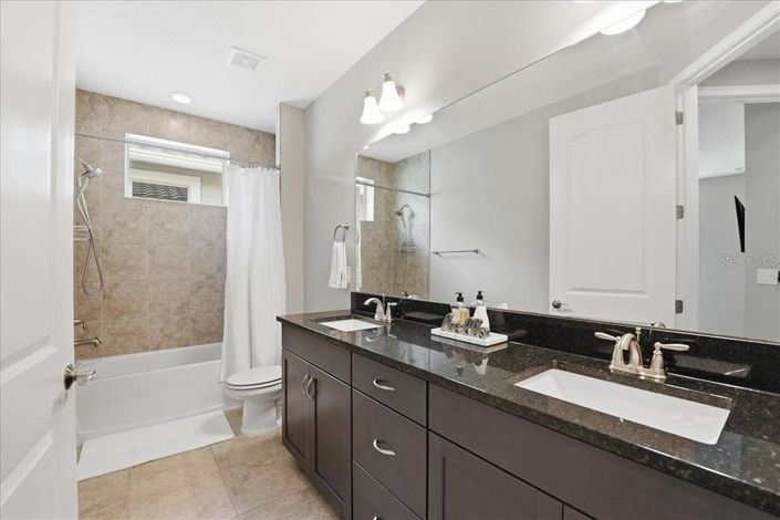 Image No.50-5 Bed House for sale