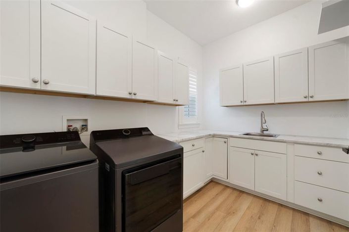 Image No.27-5 Bed House for sale