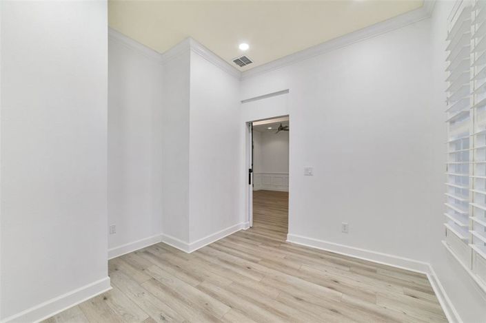 Image No.9-5 Bed House for sale