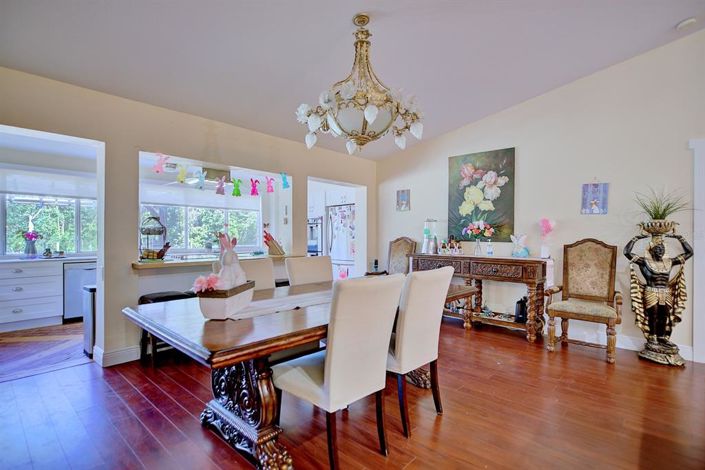 Image No.12-4 Bed House for sale