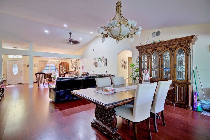 Image No.13-4 Bed House for sale