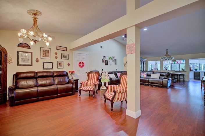 Image No.4-4 Bed House for sale