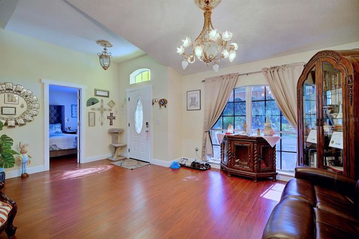 Image No.7-4 Bed House for sale