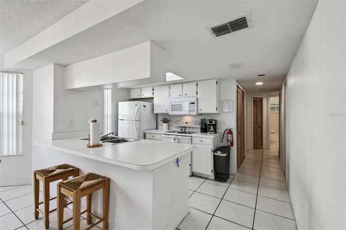 Image No.10-3 Bed Apartment for sale