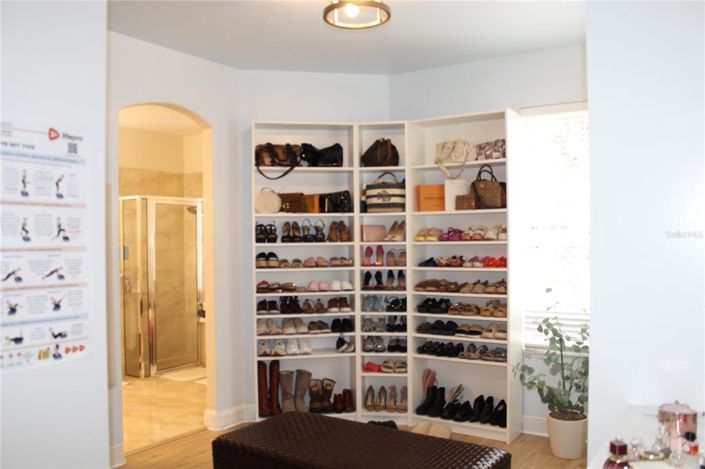 Image No.24-4 Bed House for sale