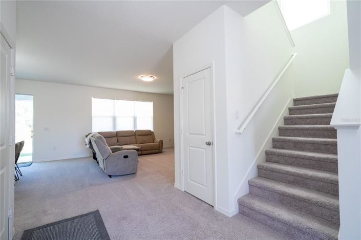 Image No.8-5 Bed House for sale