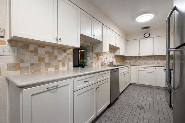 Image No.10-4 Bed House for sale