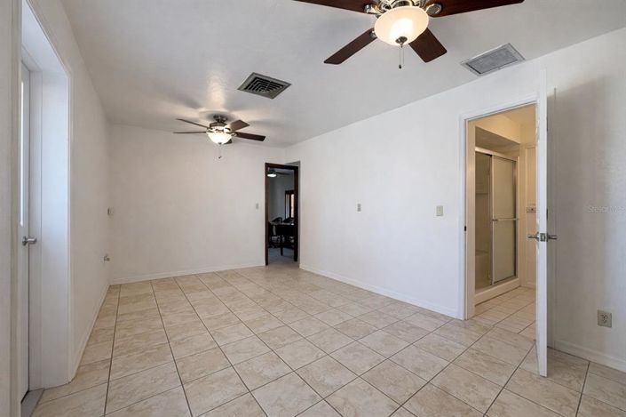 Image No.14-4 Bed House for sale