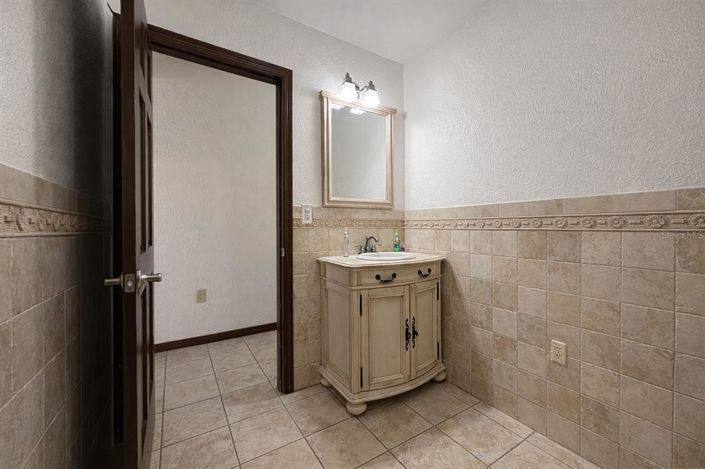 Image No.27-4 Bed House for sale