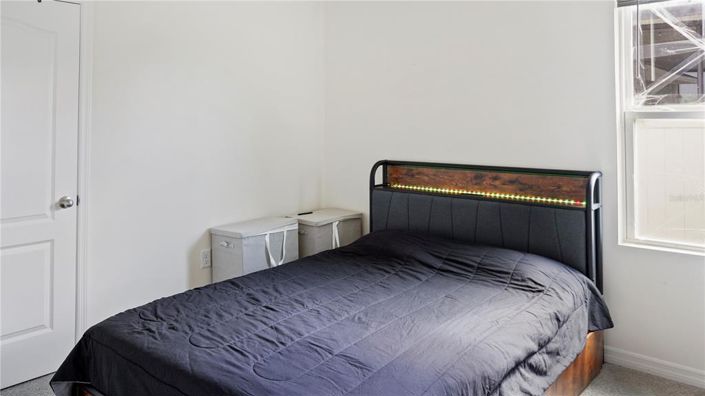 Image No.8-3 Bed House for sale