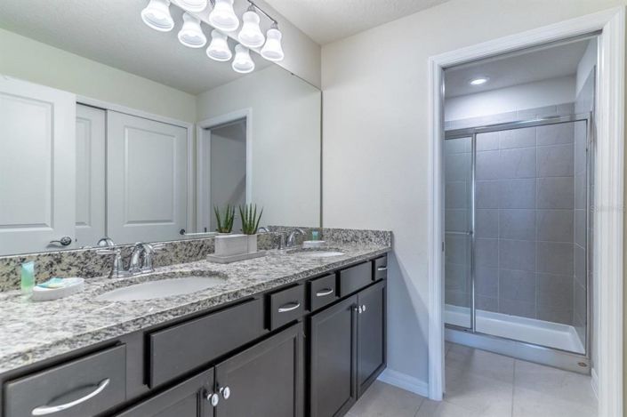 Image No.23-5 Bed Townhouse for sale