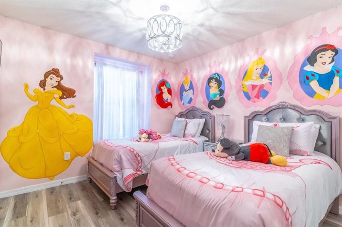 Image No.27-5 Bed Townhouse for sale