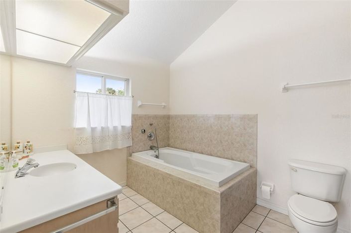 Image No.16-4 Bed House for sale