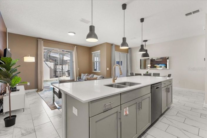 Image No.11-4 Bed Townhouse for sale