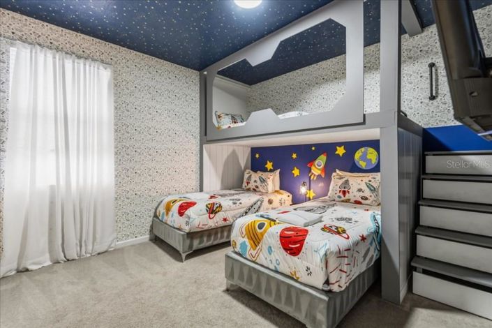 Image No.18-12 Bed House for sale