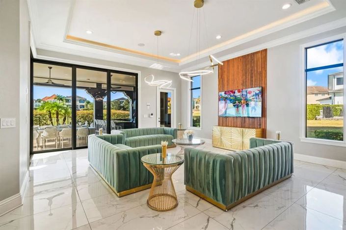 Image No.25-12 Bed House for sale