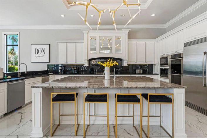 Image No.27-12 Bed House for sale