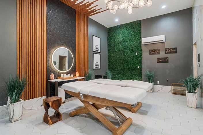 Image No.42-12 Bed House for sale