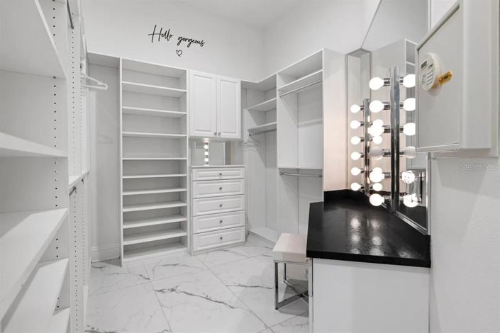 Image No.51-12 Bed House for sale