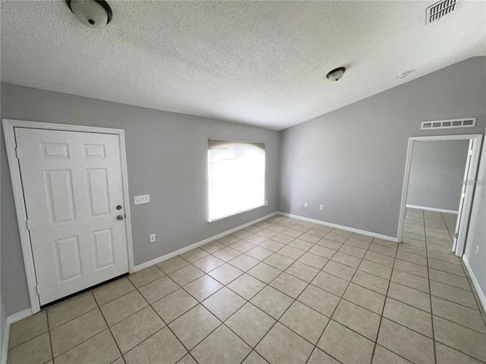 Image No.11-3 Bed House for sale