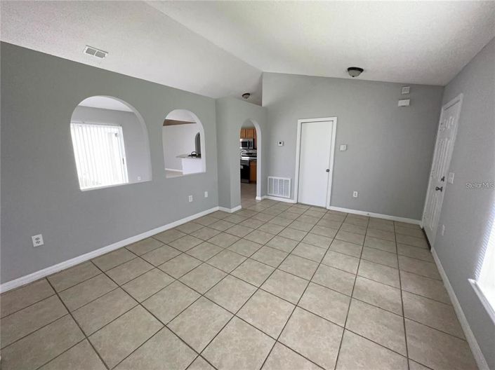 Image No.15-3 Bed House for sale