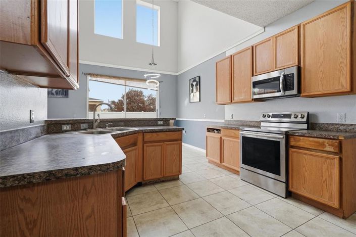 Image No.11-5 Bed House for sale