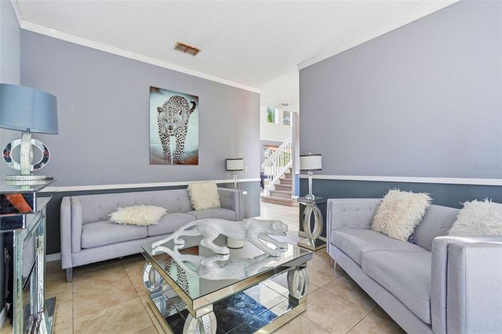 Image No.7-5 Bed House for sale