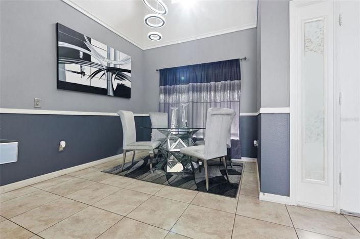 Image No.9-5 Bed House for sale