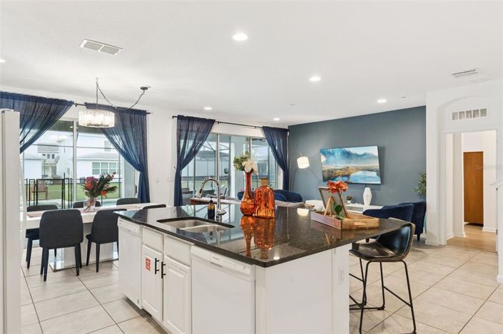 Image No.10-8 Bed House for sale