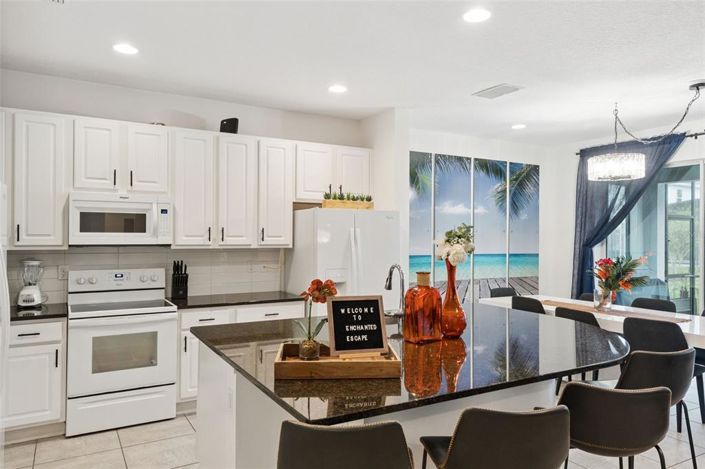 Image No.13-8 Bed House for sale