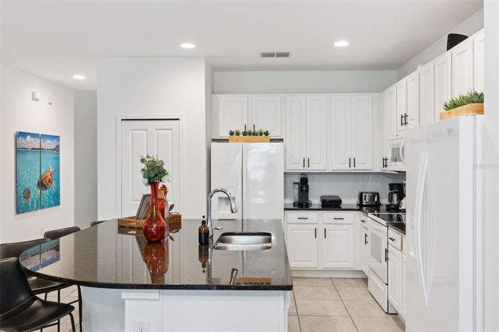 Image No.14-8 Bed House for sale