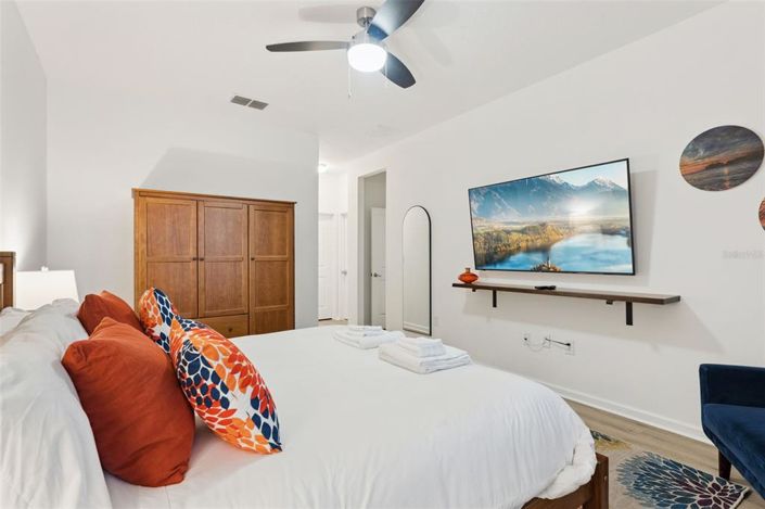 Image No.21-8 Bed House for sale