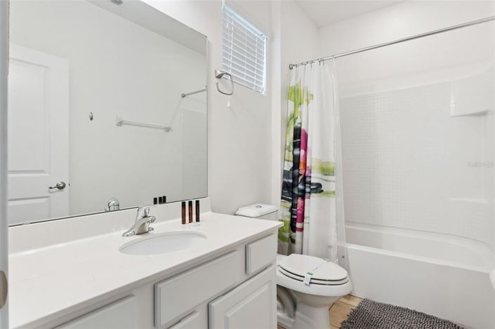 Image No.28-8 Bed House for sale