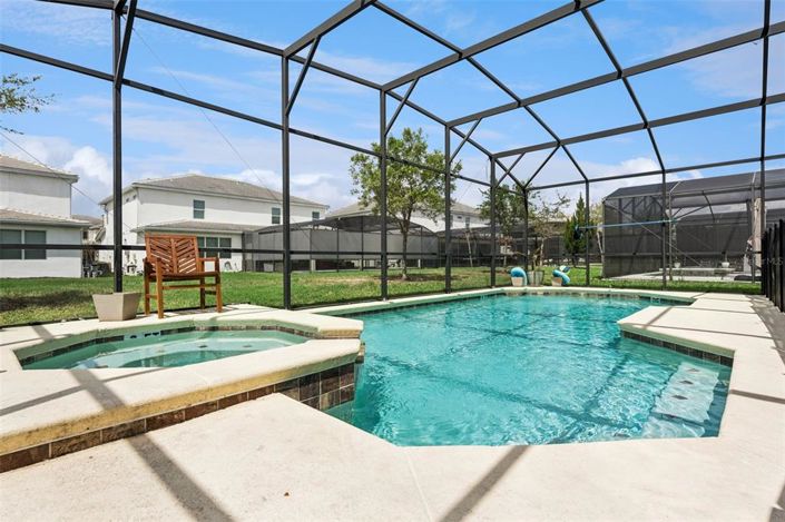 Image No.37-8 Bed House for sale