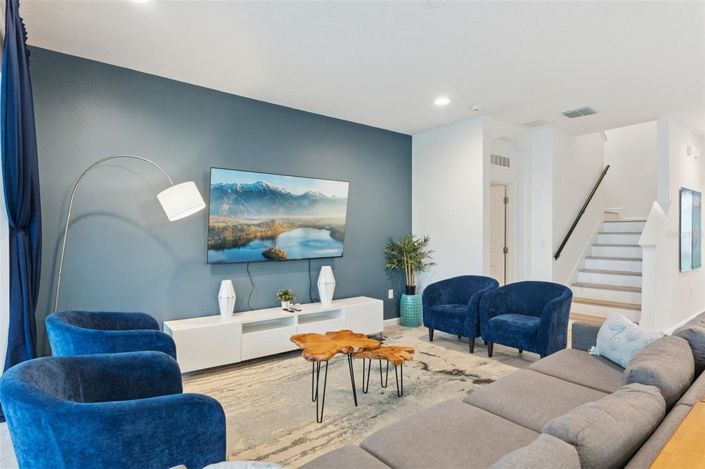 Image No.8-8 Bed House for sale