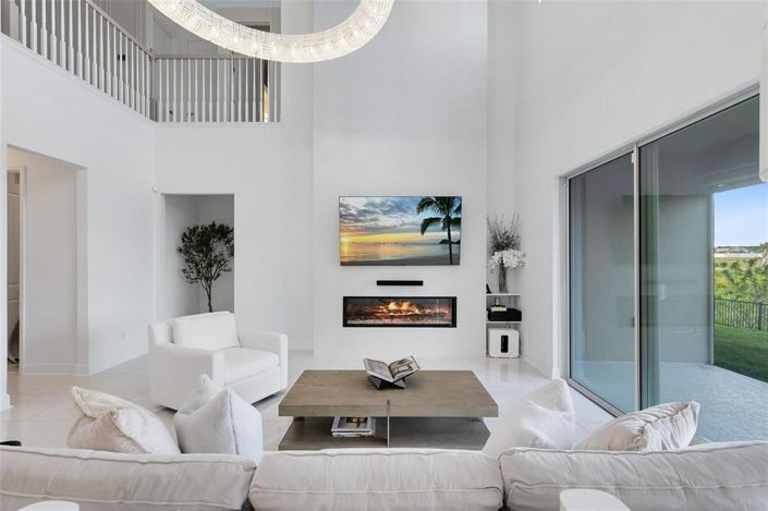 Image No.15-4 Bed House for sale