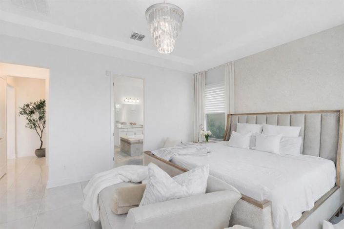 Image No.26-4 Bed House for sale