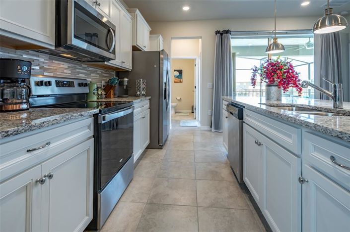 Image No.9-5 Bed House for sale