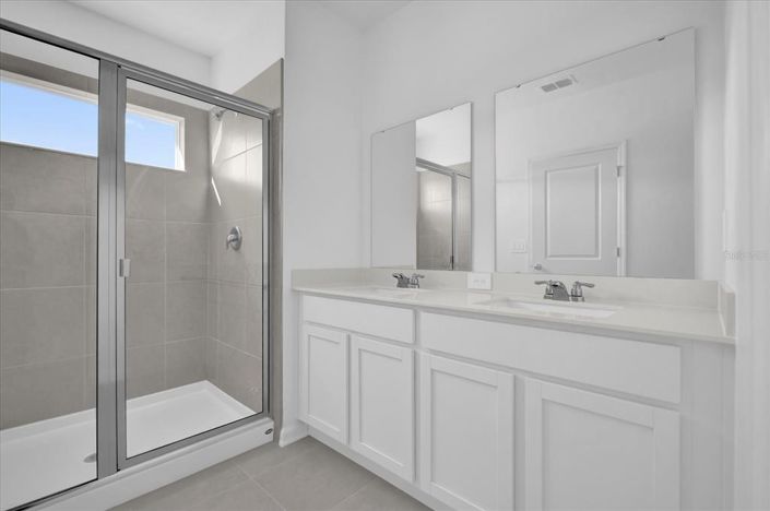 Image No.25-3 Bed Townhouse for sale