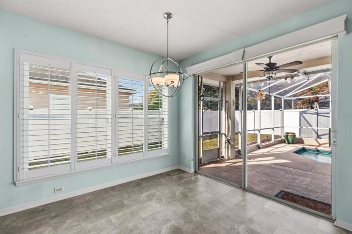 Image No.12-5 Bed House for sale