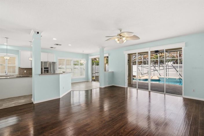 Image No.13-5 Bed House for sale