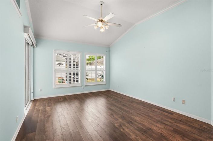 Image No.24-5 Bed House for sale