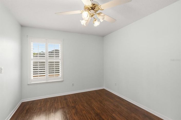 Image No.33-5 Bed House for sale