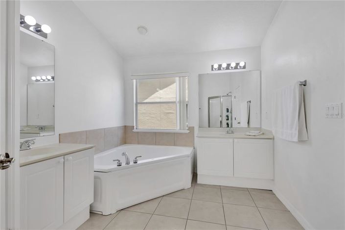 Image No.10-4 Bed Townhouse for sale