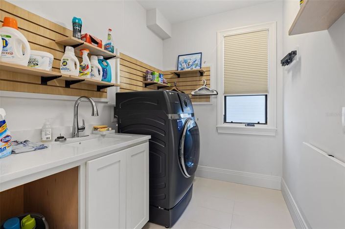 Image No.25-4 Bed House for sale