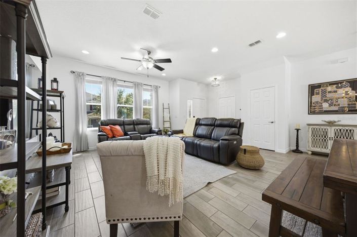 Image No.16-3 Bed Townhouse for sale