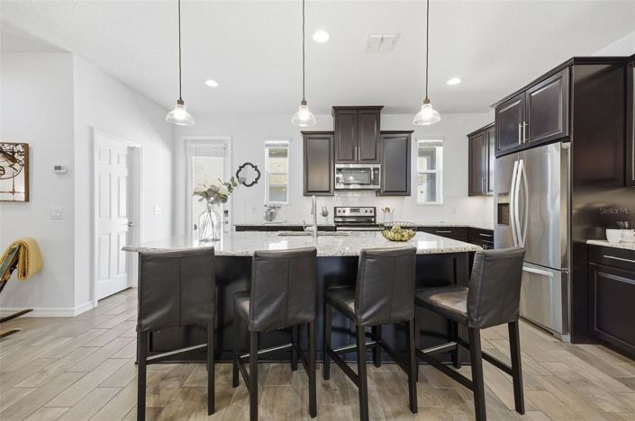 Image No.21-3 Bed Townhouse for sale